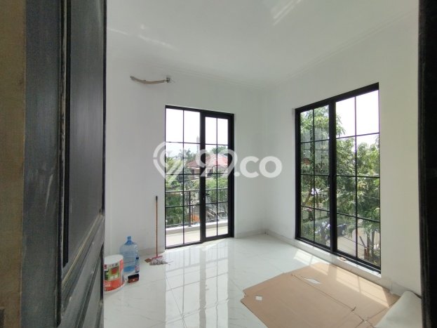 Ready to Use! Luxury House LT 176m2 Desain Elegan di Bintaro Ready to Use! Luxury House LT 176m2 Desain Elegan di Bintaro