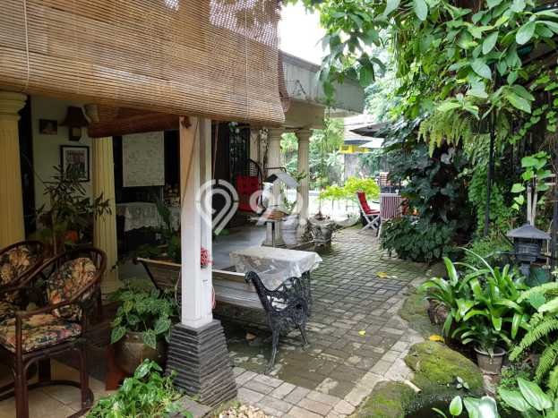 Ready to Use! Luxury House LT 921m2 Desain Elegan di Kemang Ready to Use! Luxury House LT 921m2 Desain Elegan di Kemang