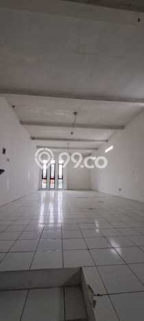 AREA BERKEMBANG! Ruko For Rent di , Luas 180m2m², Ready Operasional AREA BERKEMBANG! Ruko For Rent di , Luas 180m2m², Ready Operasional