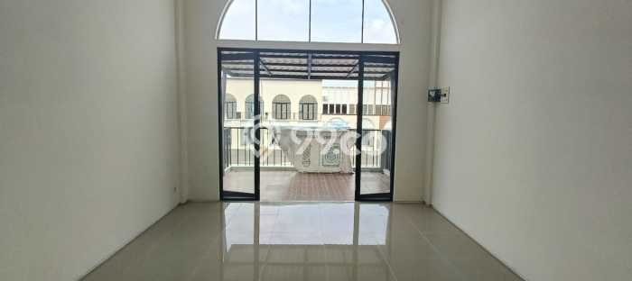 Unit Ruko Dijual di Kedamean Gresik Luas Tanah 68m2, Luas Bangunan 100m2 Unit Ruko Dijual di Kedamean Gresik Luas Tanah 68m2, Luas Bangunan 100m2