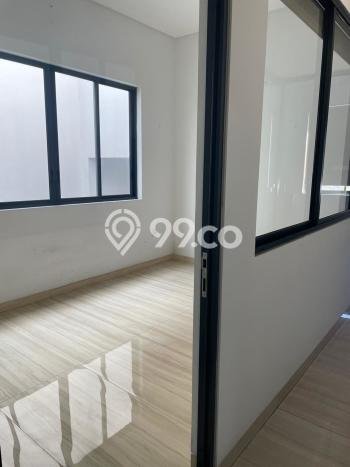 Hunian Elit LB 640m2 Siap Pakai Desain Elegan di Citraland, Surabaya Hunian Elit LB 640m2 Siap Pakai Desain Elegan di Citraland, Surabaya