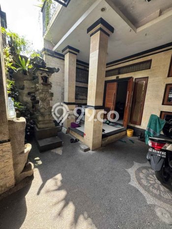 Rumah Modern 3 KT di Kerobokan Kaja Badung Semi Furnished Rumah Modern 3 KT di Kerobokan Kaja Badung Semi Furnished