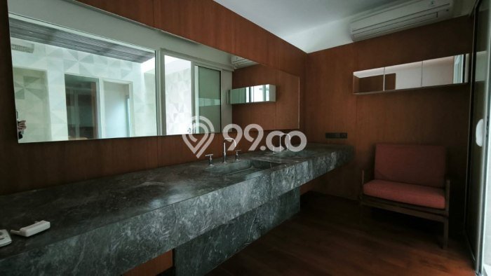 SPECIAL LISTING! Rumah area Jati Padang, 4 KM, Dekat Pusat Kota, Luas 804m2m² Bangunan 314m2m² SPECIAL LISTING! Rumah area Jati Padang, 4 KM, Dekat Pusat Kota, Luas 804m2m² Bangunan 314m2m²