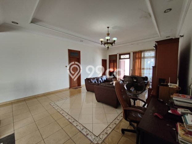 Siap Huni Hunian Elit 5 Kamar di Kebon Jeruk Dekat ke Mana Pun Siap Huni Hunian Elit 5 Kamar di Kebon Jeruk Dekat ke Mana Pun