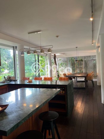 Dijual Rumah Luas Elegan Dengan View Eksklusif di Jati Padang, Jakarta Selatan Dijual Rumah Luas Elegan Dengan View Eksklusif di Jati Padang, Jakarta Selatan
