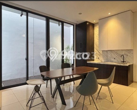 Dijual Rumah Luas Megah Dengan View Eksklusif di Lebak Bulus, Jakarta Selatan Dijual Rumah Luas Megah Dengan View Eksklusif di Lebak Bulus, Jakarta Selatan