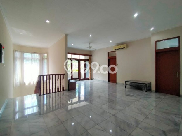 Rumah sewa siap huni 5 KT di Kebagusan, Jakarta Selatan Rumah sewa siap huni 5 KT di Kebagusan, Jakarta Selatan