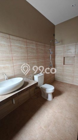 Dijual Rumah Premium dengan Fasilitas Sekitar Komplit di Cinere, Depok Dijual Rumah Premium dengan Fasilitas Sekitar Komplit di Cinere, Depok