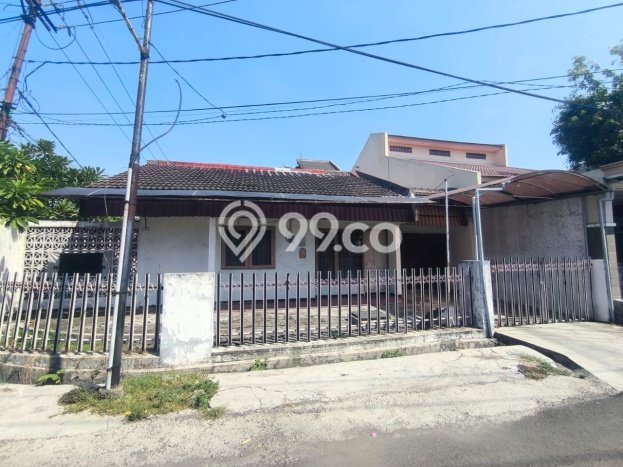 Rumah Luas Asri 3 KT Siap Huni di Kutisari Surabaya Rumah Luas Asri 3 KT Siap Huni di Kutisari Surabaya