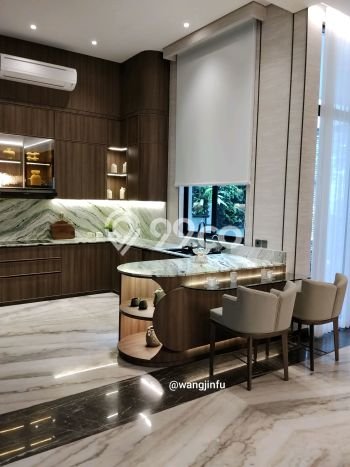 Rumah Mewah LB 471m2 Siap Huni Desain Elegan di Pakuwon City, Surabaya Rumah Mewah LB 471m2 Siap Huni Desain Elegan di Pakuwon City, Surabaya