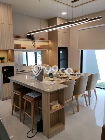 Dijual Rumah Mewah Elegan Dengan View Cantik di Graha, Surabaya Dijual Rumah Mewah Elegan Dengan View Cantik di Graha, Surabaya
