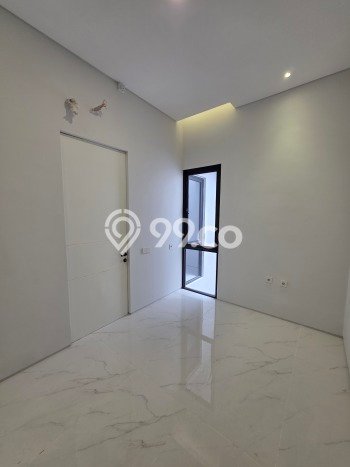 Dijual Hunian Rumah Terawat 4 KT di Sutorejo, Surabaya Dijual Hunian Rumah Terawat 4 KT di Sutorejo, Surabaya