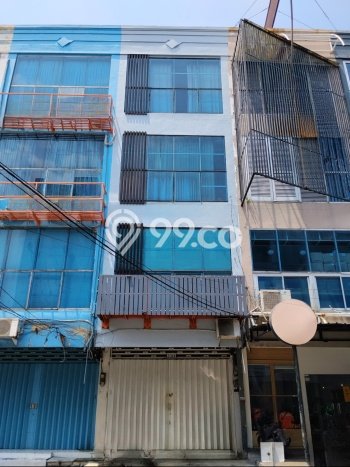 Unit Ruko Dijual di Surabaya LT 63m2 & LB 252m2 Unit Ruko Dijual di Surabaya LT 63m2 & LB 252m2