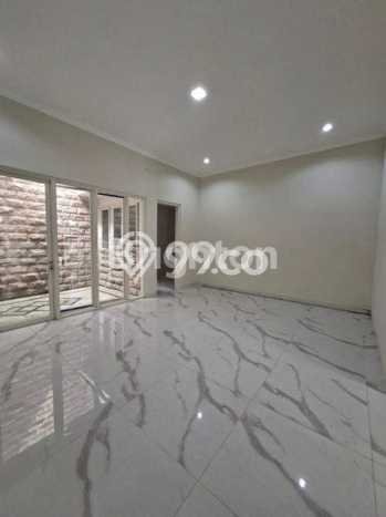 Rumah Elit Modern Tanpa Renovasi di Pakuwon CIty Surabaya Rumah Elit Modern Tanpa Renovasi di Pakuwon CIty Surabaya
