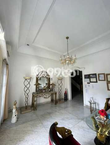 Jual Rumah Luas Elegan Dengan View Eksklusif di Dharma Husada, Surabaya Jual Rumah Luas Elegan Dengan View Eksklusif di Dharma Husada, Surabaya