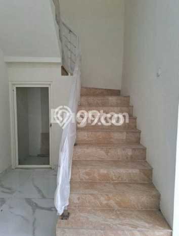 Rumah Elit Modern Tanpa Renovasi di Pakuwon CIty Surabaya Rumah Elit Modern Tanpa Renovasi di Pakuwon CIty Surabaya