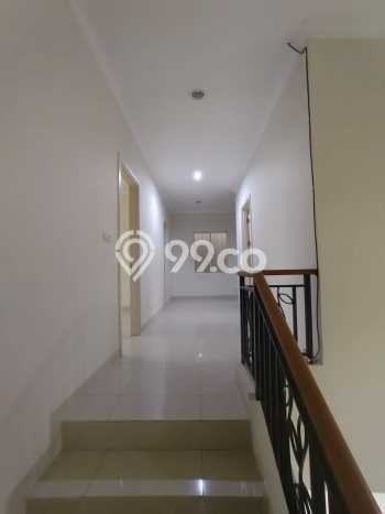 BEST CHOICE! Rumah di , 4 KT, Dekat Mall, Luas 250m2m² Bangunan 230m2m² BEST CHOICE! Rumah di , 4 KT, Dekat Mall, Luas 250m2m² Bangunan 230m2m²