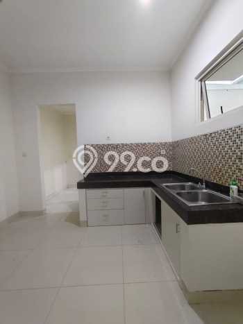BEST CHOICE! Rumah di , 4 KT, Dekat Mall, Luas 250m2m² Bangunan 230m2m² BEST CHOICE! Rumah di , 4 KT, Dekat Mall, Luas 250m2m² Bangunan 230m2m²