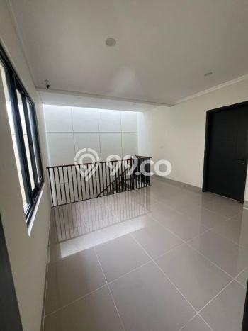Dijual Rumah Luas Elegan Dengan View Cantik di Gading Serpong, Tangerang Dijual Rumah Luas Elegan Dengan View Cantik di Gading Serpong, Tangerang