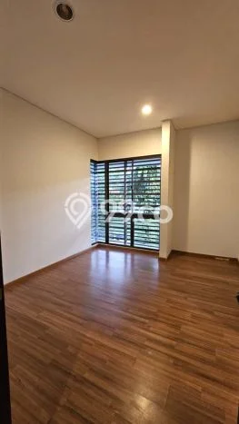 UNIT LANGKA! Rumah di , 3 KM, Pemandangan Indah, Luas 153m2m² LB 184m2m² UNIT LANGKA! Rumah di , 3 KM, Pemandangan Indah, Luas 153m2m² LB 184m2m²