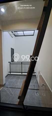 Lokasi terbaik! Rumah siap huni disewakan di BSD LB 210m2 Lokasi terbaik! Rumah siap huni disewakan di BSD LB 210m2