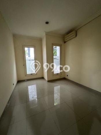 Rumah di , Akses ke Fasilitas, 4 KT, LT 240m2m² Bangunan 200m2m² Rumah di , Akses ke Fasilitas, 4 KT, LT 240m2m² Bangunan 200m2m²