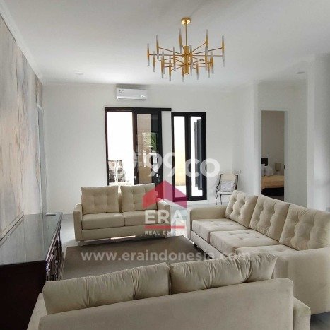 Dijual Rumah Mewah Megah Dengan View Eksklusif di Serpong Villa Melati Mas, Tangerang Selatan Dijual Rumah Mewah Megah Dengan View Eksklusif di Serpong Villa Melati Mas, Tangerang Selatan
