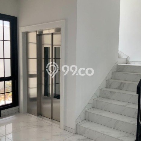 Rumah Elit LB 277m2 Siap Pakai Desain Elegan di Alam Sutera, Tangerang Rumah Elit LB 277m2 Siap Pakai Desain Elegan di Alam Sutera, Tangerang