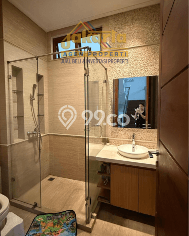 For Sale! Luxury House LT 210m2 Desain Elegan di Puri Indah For Sale! Luxury House LT 210m2 Desain Elegan di Puri Indah