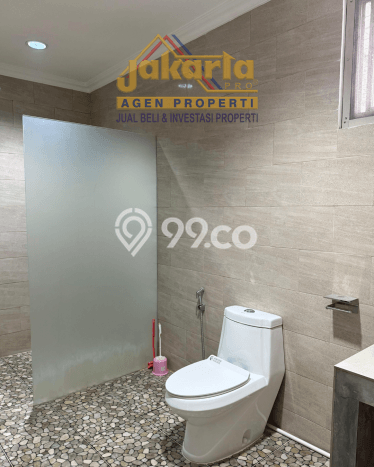Disewakan! Rumah 4 Kamar Tidur &
3 Kamar Mandi di Permata Buana, Jakarta Barat Disewakan! Rumah 4 Kamar Tidur &
3 Kamar Mandi di Permata Buana, Jakarta Barat
