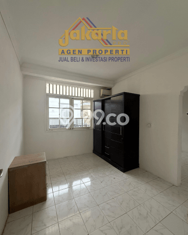 Disewakan! Rumah 4 Kamar Tidur &
3 Kamar Mandi di Permata Buana, Jakarta Barat Disewakan! Rumah 4 Kamar Tidur &
3 Kamar Mandi di Permata Buana, Jakarta Barat