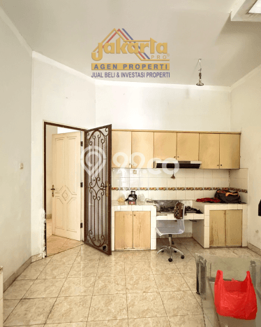 Ready to Use! Luxury House LT 250m2 Desain Modern di Permata Buana Ready to Use! Luxury House LT 250m2 Desain Modern di Permata Buana