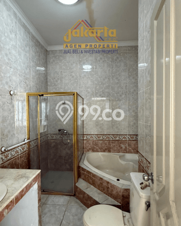 Ready to Use! Luxury House LT 250m2 Desain Modern di Permata Buana Ready to Use! Luxury House LT 250m2 Desain Modern di Permata Buana
