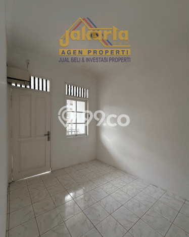 Disewakan! Rumah 4 Kamar Tidur &
3 Kamar Mandi di Permata Buana, Jakarta Barat Disewakan! Rumah 4 Kamar Tidur &
3 Kamar Mandi di Permata Buana, Jakarta Barat