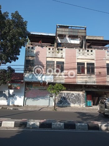 LOKASI PREMIUM! Ruko Kawasan Bandung Kota, Luas 180m2m², Jalan Utama, Kawasan Bisnis LOKASI PREMIUM! Ruko Kawasan Bandung Kota, Luas 180m2m², Jalan Utama, Kawasan Bisnis
