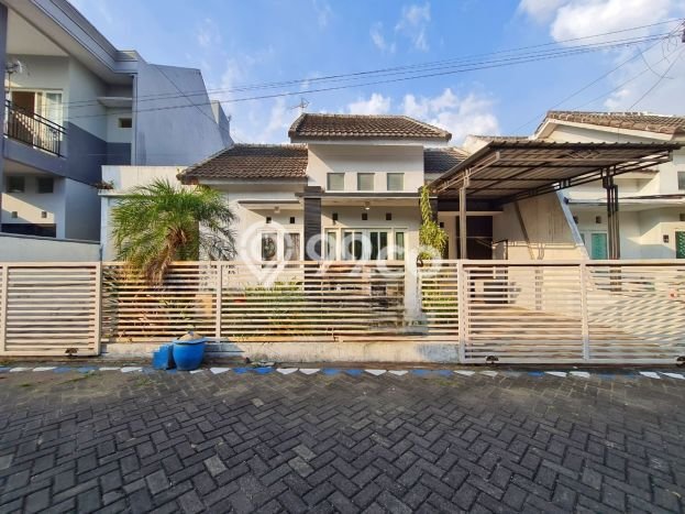 For Sale Hunian Rumah Nyaman 4 Kamar di Soekarno Hatta, Malang For Sale Hunian Rumah Nyaman 4 Kamar di Soekarno Hatta, Malang