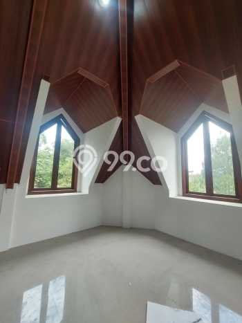 Dijual Rumah Strategis Bagus Punya 5 KT di Blimbing Malang SHM Dijual Rumah Strategis Bagus Punya 5 KT di Blimbing Malang SHM