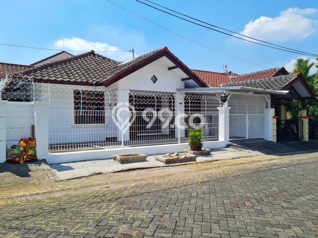Jual Rumah Bagus Siap Huni LB 180m2 di Blimbing, Malang Jual Rumah Bagus Siap Huni LB 180m2 di Blimbing, Malang