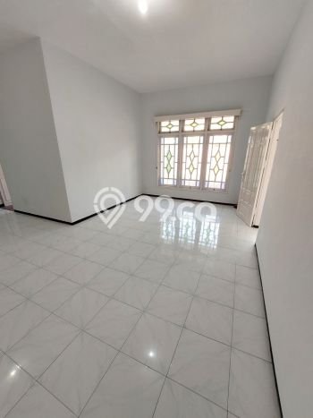 For Sale Rumah 5 Kamar Lokasi Ideal Bagus dan Strategis di Blimbing For Sale Rumah 5 Kamar Lokasi Ideal Bagus dan Strategis di Blimbing
