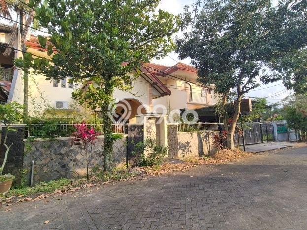 Rumah Modern Cantik 6 KT Bisa Langsung Pindah di Blimbing Rumah Modern Cantik 6 KT Bisa Langsung Pindah di Blimbing