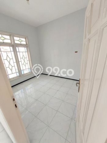 For Sale Rumah 5 Kamar Lokasi Ideal Bagus dan Strategis di Blimbing For Sale Rumah 5 Kamar Lokasi Ideal Bagus dan Strategis di Blimbing