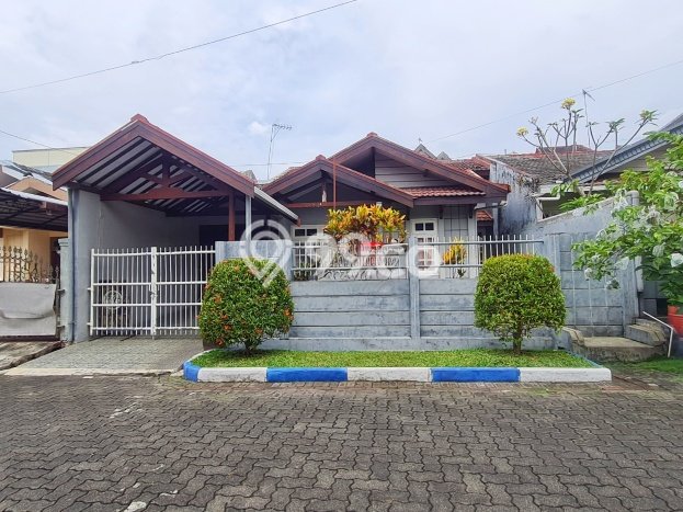 Rumah Modern Cantik 3 KT Bisa Langsung Pindah di Blimbing Rumah Modern Cantik 3 KT Bisa Langsung Pindah di Blimbing