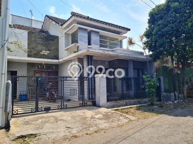 PROPERTI PILIHAN! Rumah area Lowokwaru, LT 200m2m² Bangunan 250m2m² PROPERTI PILIHAN! Rumah area Lowokwaru, LT 200m2m² Bangunan 250m2m²