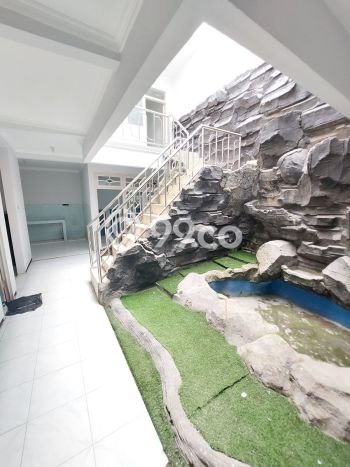 For Sale Rumah 5 Kamar Lokasi Ideal Bagus dan Strategis di Blimbing For Sale Rumah 5 Kamar Lokasi Ideal Bagus dan Strategis di Blimbing