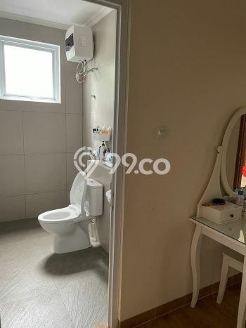 Disewakan! Rumah 3 Kamar Tidur &
3 Kamar Mandi di BSD Golden Viena, Tangerang Disewakan! Rumah 3 Kamar Tidur &
3 Kamar Mandi di BSD Golden Viena, Tangerang