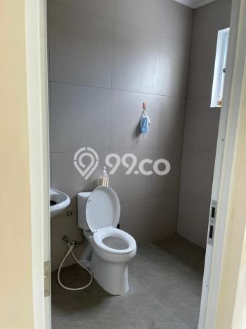 Disewakan! Rumah 3 Kamar Tidur &
3 Kamar Mandi di BSD Golden Viena, Tangerang Disewakan! Rumah 3 Kamar Tidur &
3 Kamar Mandi di BSD Golden Viena, Tangerang