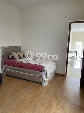 Disewakan! Rumah 3 Kamar Tidur &
3 Kamar Mandi di BSD Golden Viena, Tangerang Disewakan! Rumah 3 Kamar Tidur &
3 Kamar Mandi di BSD Golden Viena, Tangerang