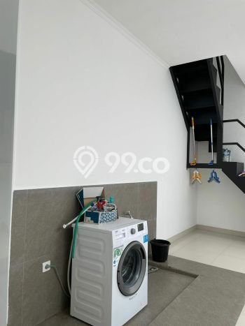 Disewakan! Rumah 3 Kamar Tidur &
3 Kamar Mandi di BSD Golden Viena, Tangerang Disewakan! Rumah 3 Kamar Tidur &
3 Kamar Mandi di BSD Golden Viena, Tangerang