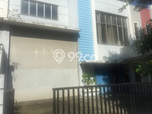 Unit Gudang Disewakan di BSD di Area Ramai & Strategis Unit Gudang Disewakan di BSD di Area Ramai & Strategis