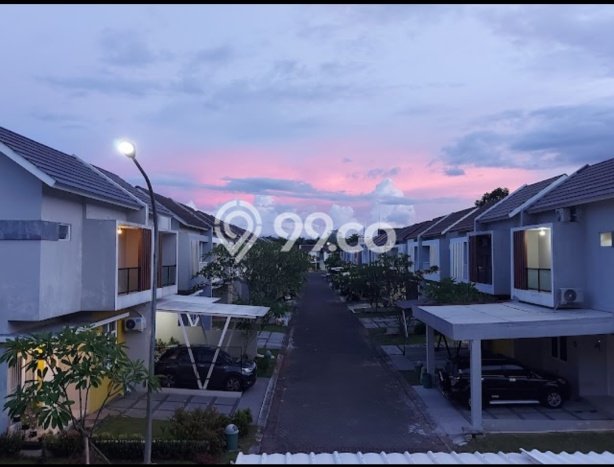 Rumah Strategis 3 KT Luas Tanah 105m2m² di Serpong, Tangerang Selatan Rumah Strategis 3 KT Luas Tanah 105m2m² di Serpong, Tangerang Selatan